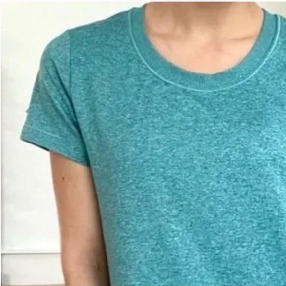 Athleta Uptempo short sleeve running tee, L, CB2545 - Picture 2 of 5